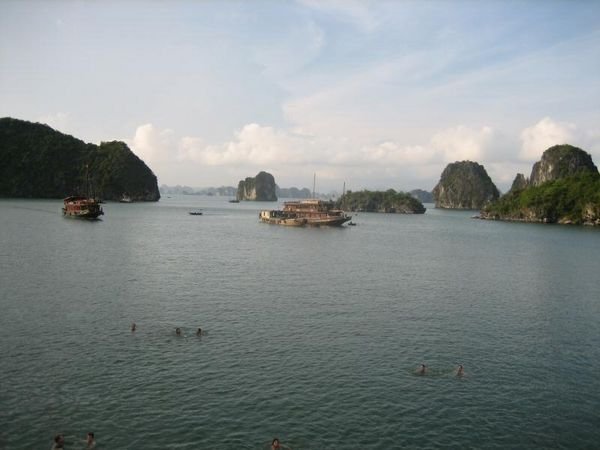 Halong_Bay_13