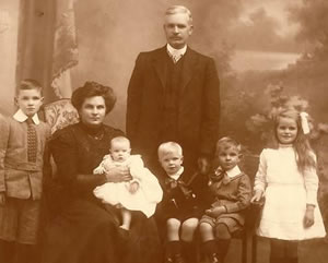 5th Prime Minister Andrew Fisher and family